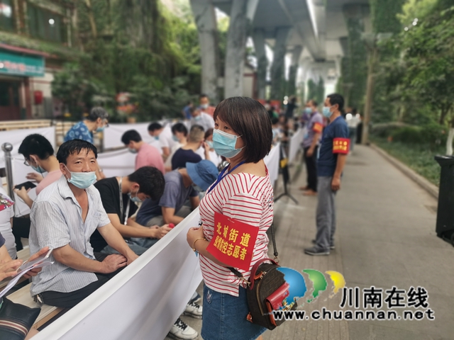 江阳区北城街道皂角巷社区：“小喇叭”发挥疫情宣传大作用(图1)