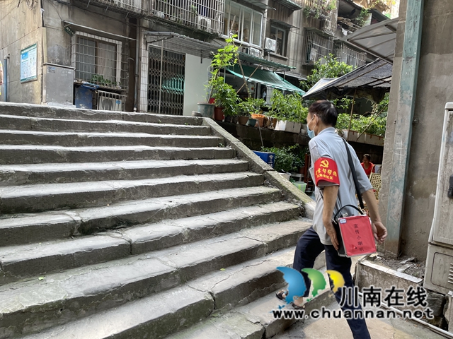 江阳区北城街道皂角巷社区：“小喇叭”发挥疫情宣传大作用(图2)