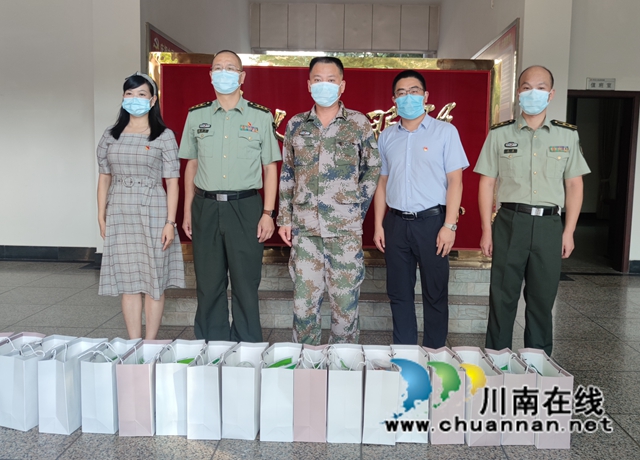 泸县海潮镇开展“八一”走访慰问活动(图1)