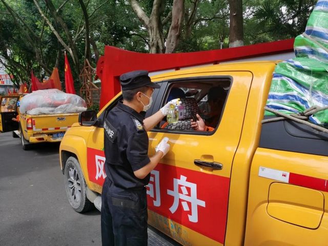 昨日，千里驰援郑州的国网泸州供电公司抢修队员凯旋！(图4)
