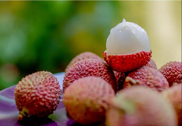 100元一斤的荔枝，泸州女子吃进了医院？(图3)