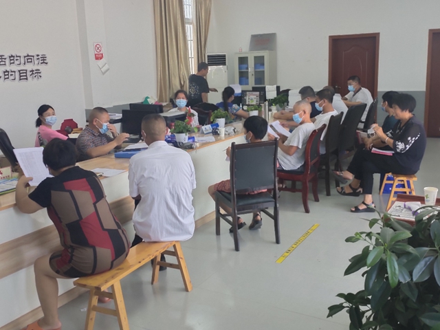 多方联动摸排登记 宜宾南溪区长兴镇织密疫情防控网(图1) 多方联动摸排登记 宜宾南溪区长兴镇织密疫情防控网(图1)