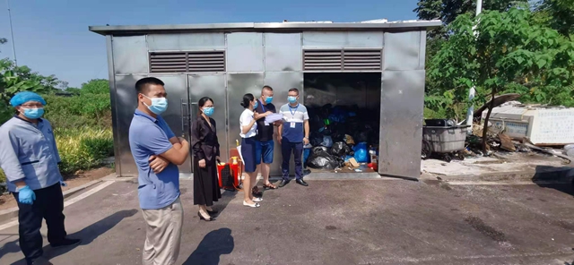 龙马潭区综合行政执法局:看40度高温下城管人的坚守(图7) 龙马潭区综合行政执法局:看40度高温下城管人的坚守(图7)