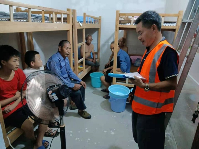 宜宾南溪区长兴镇:地灾转移安置点成了避险群众温暖的家(图1) 宜宾南溪区长兴镇:地灾转移安置点成了避险群众温暖的家(图1)