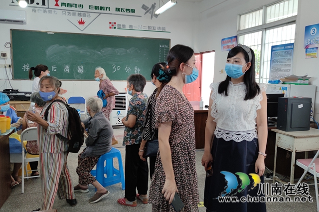 泸县海潮镇:开展疫情防控督查,筑牢疫情“防护墙”(图3) 泸县海潮镇:开展疫情防控督查,筑牢疫情“防护墙”(图3)