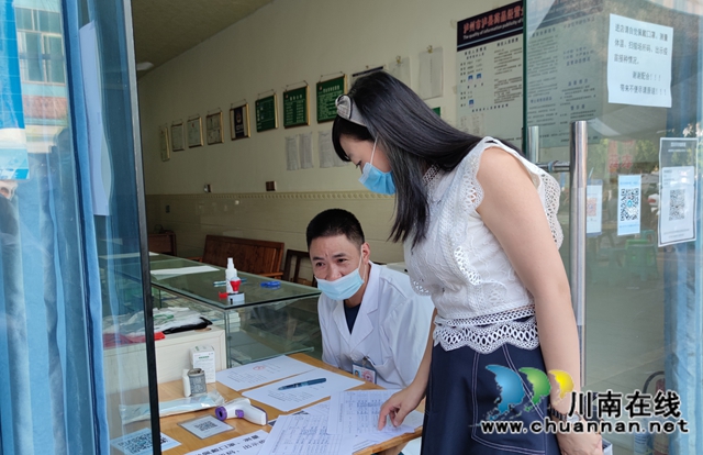 泸县海潮镇:开展疫情防控督查,筑牢疫情“防护墙”(图1) 泸县海潮镇:开展疫情防控督查,筑牢疫情“防护墙”(图1)