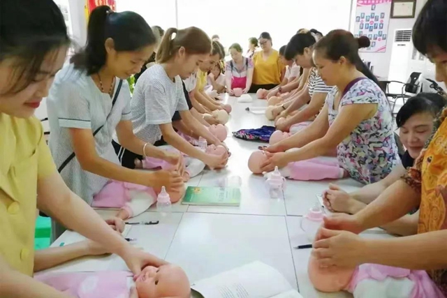 泸州：宝妈福利来了！产后恢复、母婴护理不用愁，工会上门来帮你！(图2)