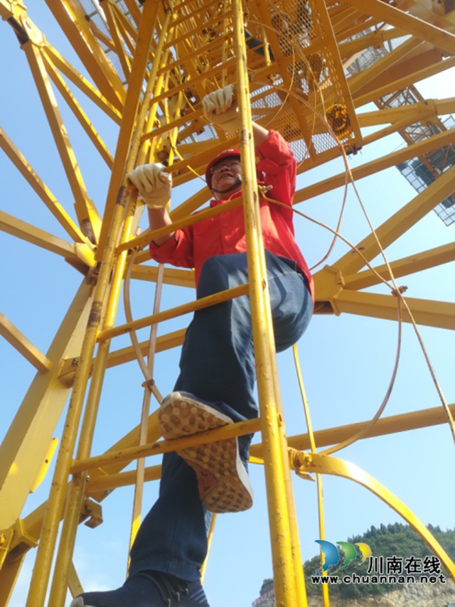 学党史、办实事｜泸州：助力古金高速建设(图4)