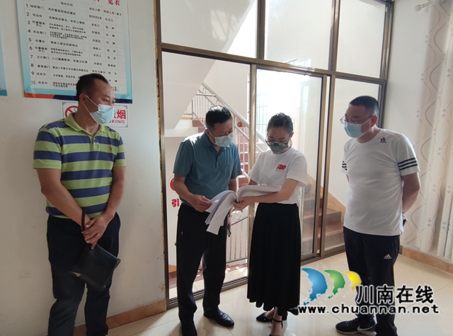 泸州市文化广电旅游局到泸县百和镇督导村村响建设工作(图2)