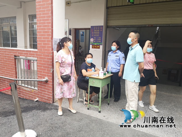 泸县海潮镇：开展疫情防控督查，筑牢疫情“防护墙”(图9)