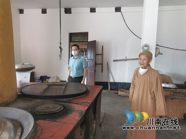 泸州市委统战部到古蔺县督察宗教场所安全工作(图3) 泸州市委统战部到古蔺县督察宗教场所安全工作(图3)