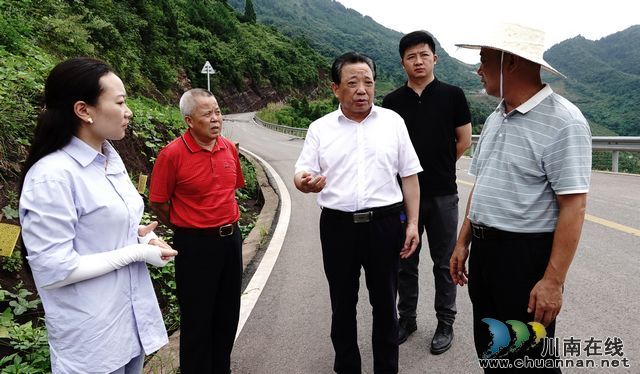 省扶贫基金会泸州分会赴古蔺调研指导产业扶贫“栋梁工程”工作(图1)