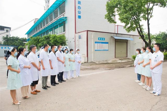 护理人员七夕接力抗疫，没有硝烟的战场上也“甜蜜蜜”(图2)