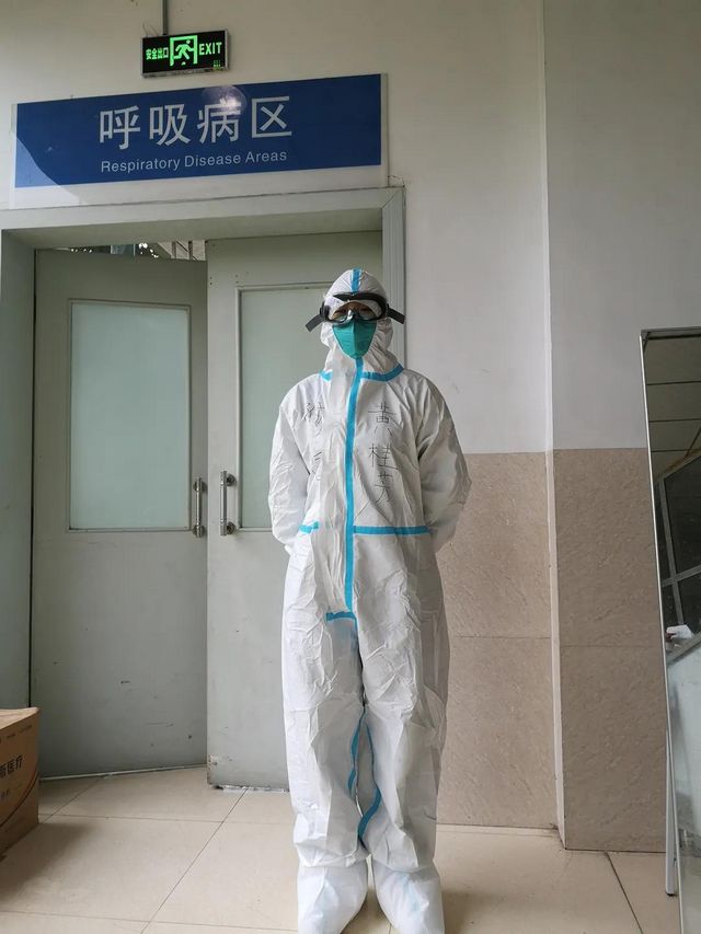 护理人员七夕接力抗疫，没有硝烟的战场上也“甜蜜蜜”(图14)