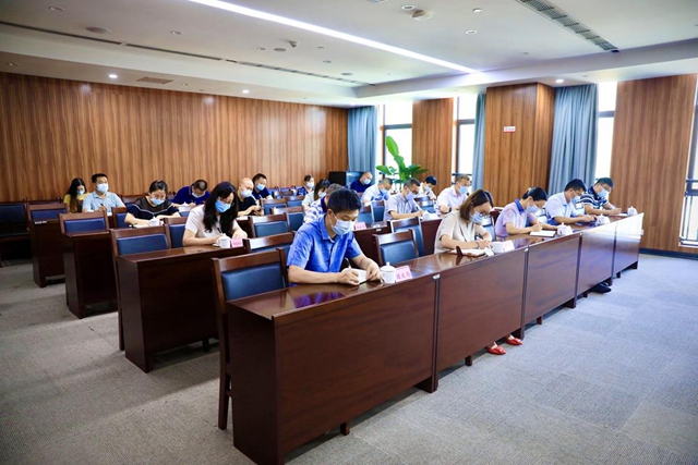 泸州国家高新区召开新冠疫情防控工作部署会(图3)