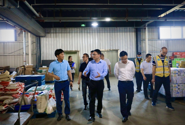 泸州高新区管委会主任张程率队开展五一节前安全检查(图1) 泸州高新区管委会主任张程率队开展五一节前安全检查(图1)