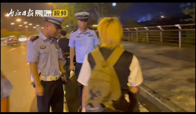 市民怒斥“鲍参子”！昨夜，内江交警兰桂大道“设伏”再捕“赛摩”(图5)