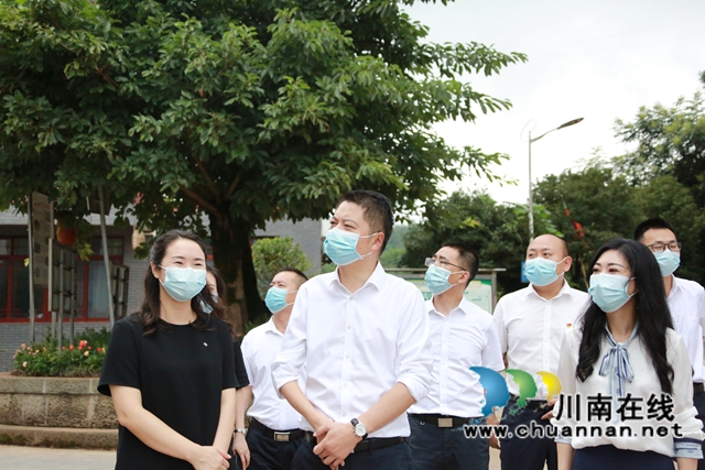 叙永县委书记廖俊调研中国沈酒庄(图2)