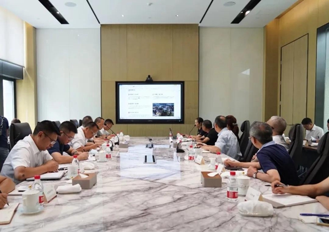 古蔺县委书记任晓波调研郎酒：加快推进“古蔺郎酒特色小镇”打造(图6)