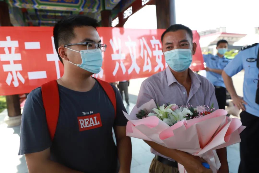 被拐23年！宜宾这对双胞胎终于团聚了！回家之后……(图7)