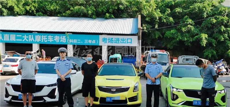 就是它们，常在东兴城区聚集！内江交警截获3辆“变异”凯迪拉克(图1)