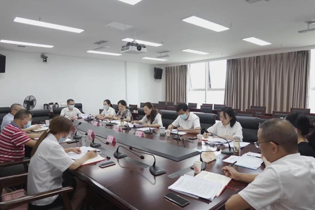 泸州市自然资源和规划局党委书记、局长丁跃萍以普通党员身份参加所在支部党史学习教育专题组织生活会(图1)