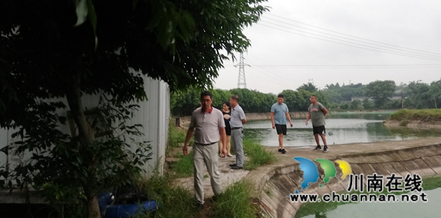 泸县云龙镇指导水产养殖尾水治理工作(图1)