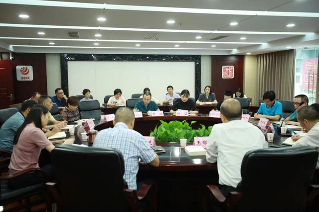 泸州中院民二庭到龙马潭法院专题指导民商事审判工作(图1)