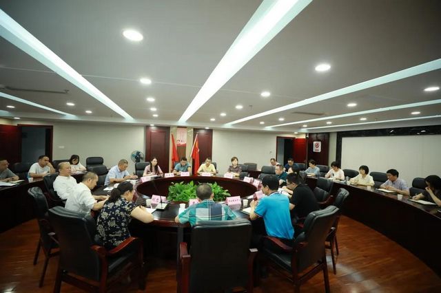 泸州中院民二庭到龙马潭法院专题指导民商事审判工作(图3)