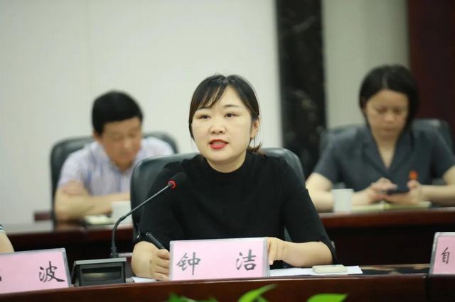 泸州中院民二庭到龙马潭法院专题指导民商事审判工作(图5)