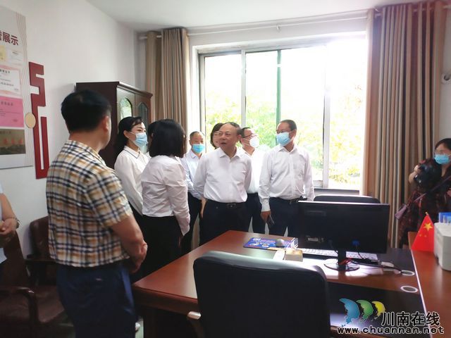 民建四川省委莅泸  调研魅力基层组织建设工作(图3)