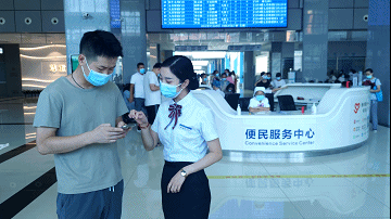 泸州市人医：新服务上线，医生诊室就能支付，不用再去排队缴费啦！(图1)