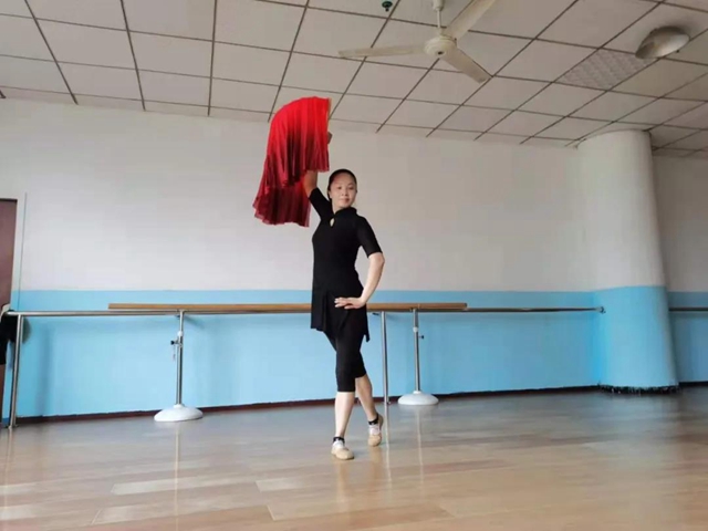 泸州市老年大学优秀教师告诉您：我们大学不一般！(图5)