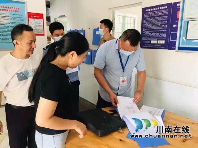 纳溪区东升街道人大工委：为开学保驾护航(图1)