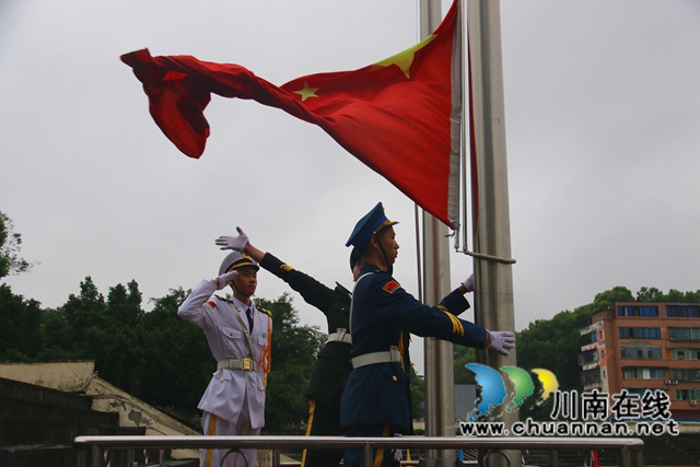 合江中学举行高2021级新生军训开训典礼(图1)