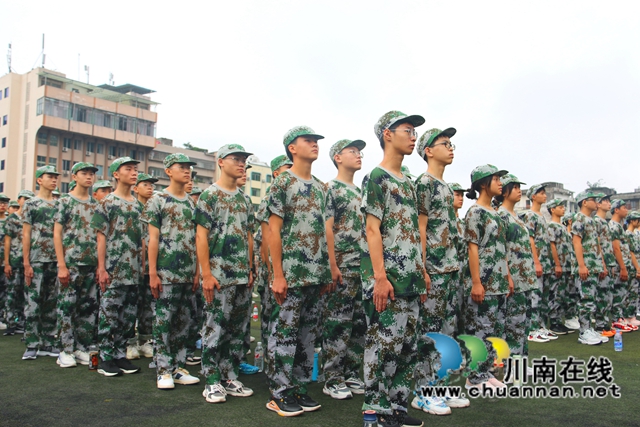 合江中学举行高2021级新生军训开训典礼(图6)