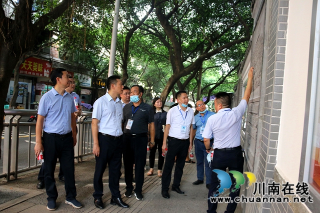 合江县领导到合江中学检查指导开学工作(图5) 合江县领导到合江中学检查指导开学工作(图5)