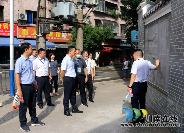 合江县领导到合江中学检查指导开学工作(图6) 合江县领导到合江中学检查指导开学工作(图6)