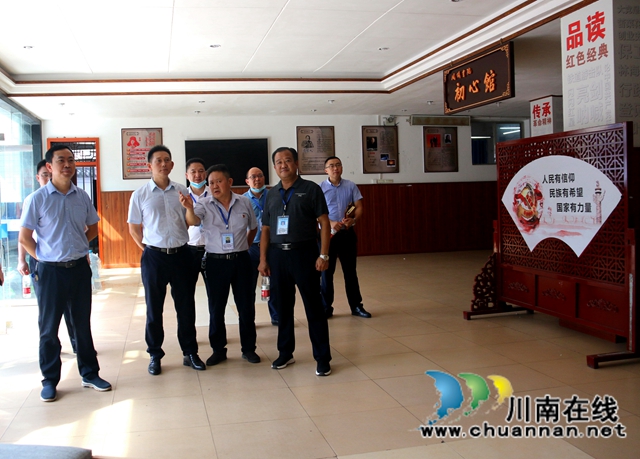 合江县领导到合江中学检查指导开学工作(图8) 合江县领导到合江中学检查指导开学工作(图8)