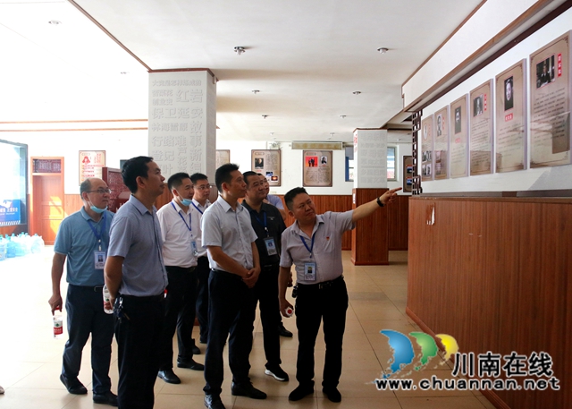 合江县领导到合江中学检查指导开学工作(图9) 合江县领导到合江中学检查指导开学工作(图9)