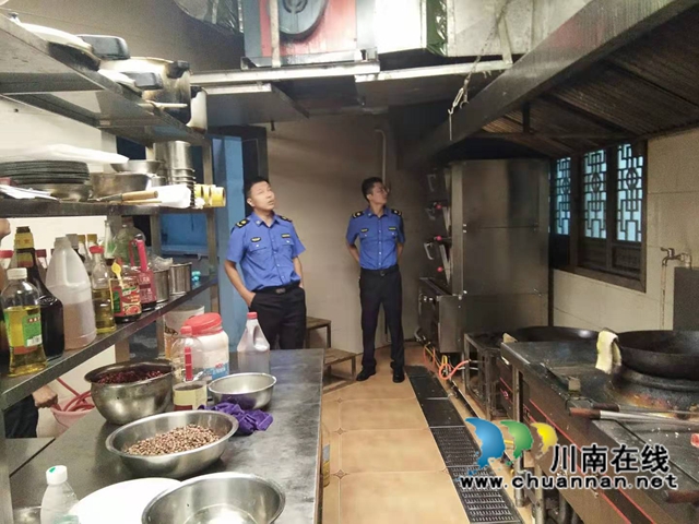 泸县云龙镇开展食品安全检查(图1)