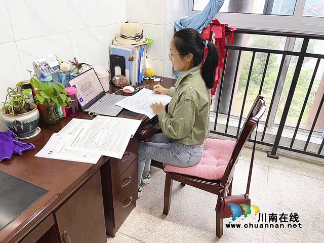 泸州市纳溪区护国中学高中班主任、数学老师任艳：用心服务学生，用爱感化学生(图2)