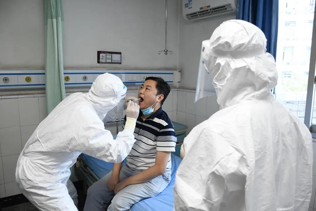 以练为战！泸州市中医医院开展疫情防控演练(图3)