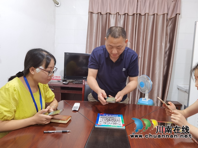 龙马潭区小市街道下大街社区：真情助春蕾，为爱一起捐！(图2)