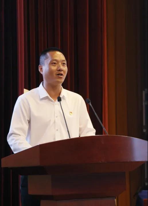 老师您辛苦了！泸州市龙马潭区庆祝第37个教师节表扬大会(图3)