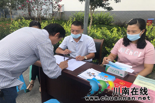 合江县司法局开展“法治体检”进企业活动(图2)