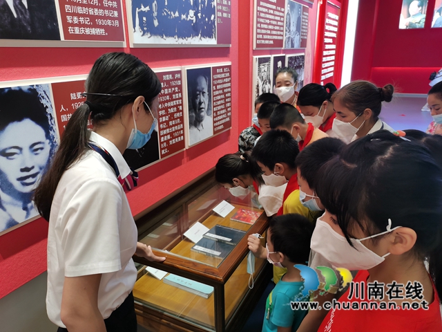 龙马潭区小市街道下大街社区开展“新中国史”学习教育暨“同心同行 共建共享”专题活动(图1)