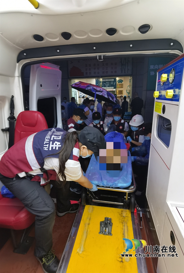 泸县突发地震，西南医大附院紧急救援！(图11)