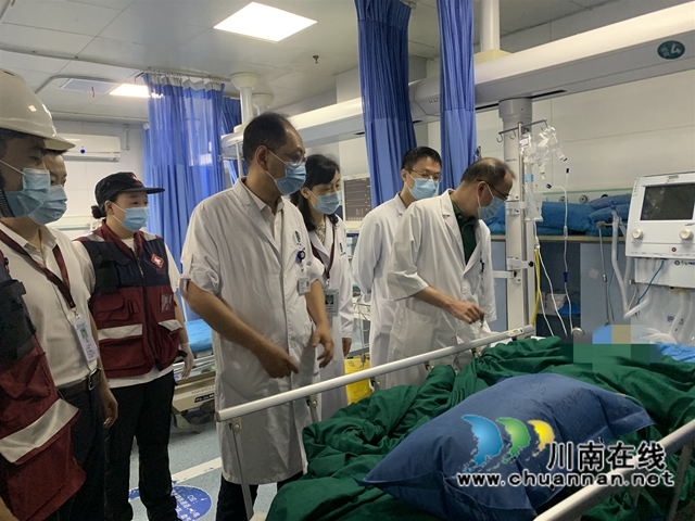泸县突发地震，西南医大附院紧急救援！(图7)