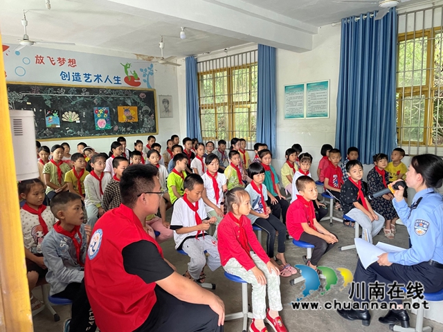 合江县榕山镇：统战知识进校园，安全护航促成长(图2)